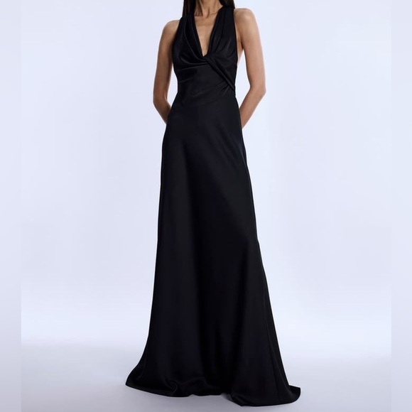 Cowl Neck Halter Gown
BCBG - Picture 1 of 9